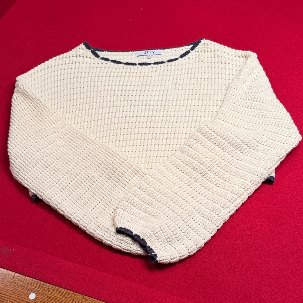 GREY BANDIT CROPPED SWEATER